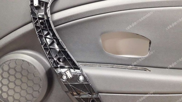 Renault Fluence Sağ Ön Kapı Döşemesi Pandizot Orj 809006345R YP (BE-120)