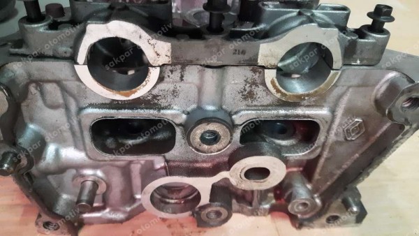 Renault Clio 4 Sandero 0.9 TCE Silindir Kapağı 1642R-11 SP