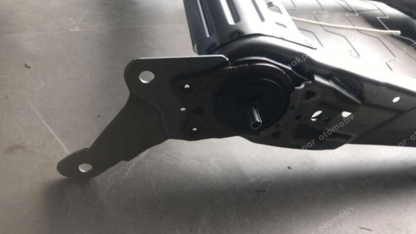 DACİA DUSTER LOGAN SANDERO2 SOL ÖN KOLTUK SIRT İSKELETİ 876514304R YP (GI-110)