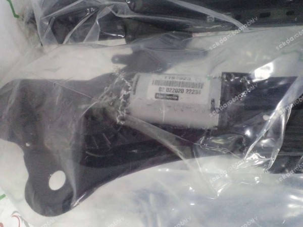 Renault Kadjar Nissan Qashqai  Koltuk Minder İskeleti Orj 873514EA0B YP (GI-110)