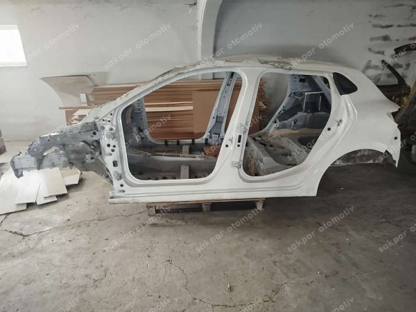 Renault Clio 5 Sağ Ön Çeyrek Kupa Arka Çmurluk