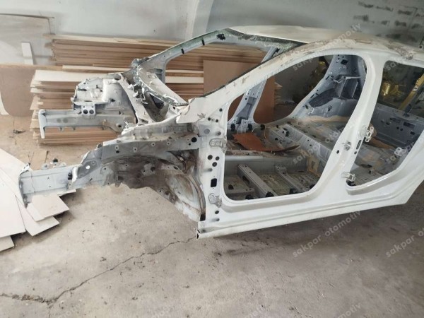 Renault Clio 5 Sağ Ön Çeyrek Kupa Arka Çmurluk