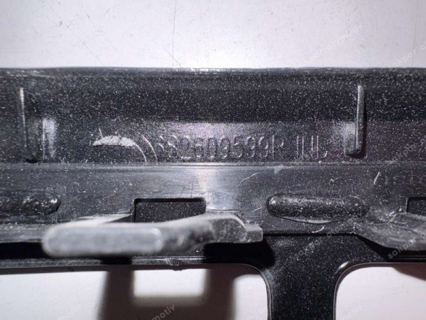 Renault Clio 4 Radyo Teyp Çerçevesi Orj. 682607557R / 682609599R CP (DA137)