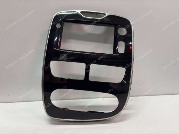 Renault Clio 4 Radyo Teyp Çerçevesi Orj. 682607616R / 682605523R CP HP (DA137)