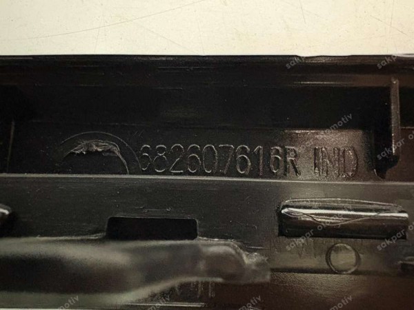 Renault Clio 4 Radyo Teyp Çerçevesi Orj. 682607616R / 682605523R CP HP (DA137)