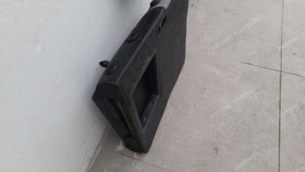 Volkswagen Jetta Arka Koltuk Sağ Kol Dayama Koltuk Deri CP (CE130)