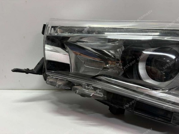 Toyota Hilux Sol Ön Far 810700K710 CP YS (aa120)