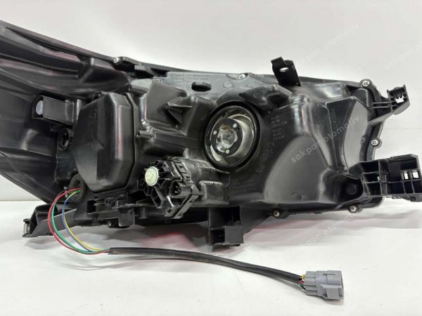 Toyota Hilux Sol Ön Far 810700K710 CP YS (aa120)