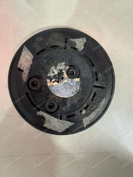 BMW 1 Serisi F20 Ön Kaput Amblemi Orj. 728875202 CP (AE131)