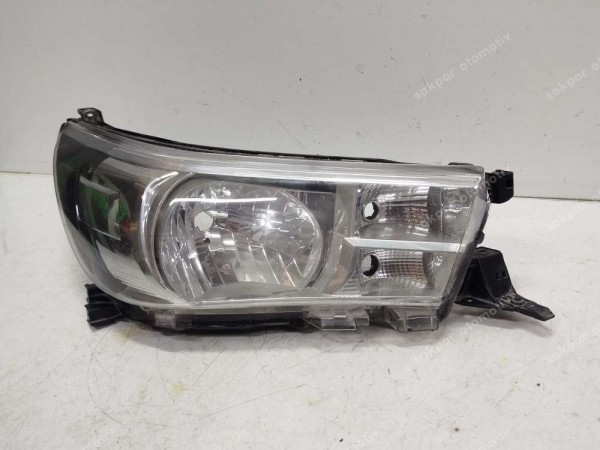Toyota Hilux 16-21 Sağ Far  011590001 YS YP (AA120)