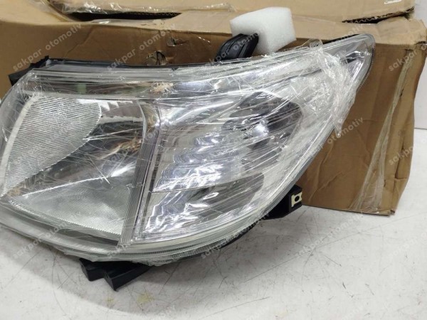 Toyota Hilux 08-15 Sol Far [Motorlu] YS YP HP (DB130)