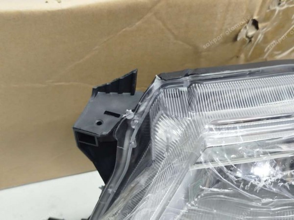 Toyota Hilux 08-15 Sol Far [Motorlu] YS YP HP (DB130)