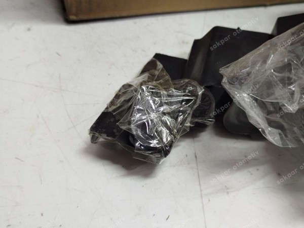 Toyota Hilux 08-15 Sol Far [Motorlu] YS YP HP (DB130)