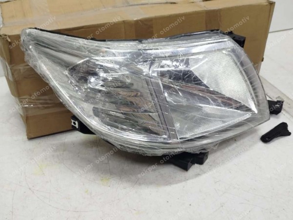 Toyota Hilux 08-15 Sağ Far [Motorlu] YS YP HP (DB130)