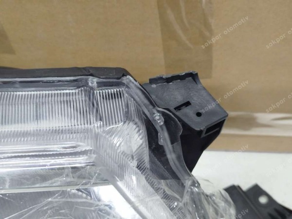 Toyota Hilux 08-15 Sağ Far [Motorlu] YS YP HP (DB130)