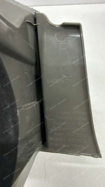 Toyota Corolla Sağ Dış Stop Lambası YS YP (FD110)