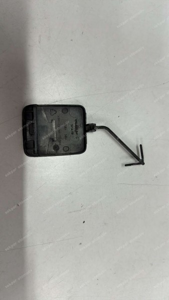 Seat Leon MCV Çeki Demiri Kapağı 1P0807241 (AE139)