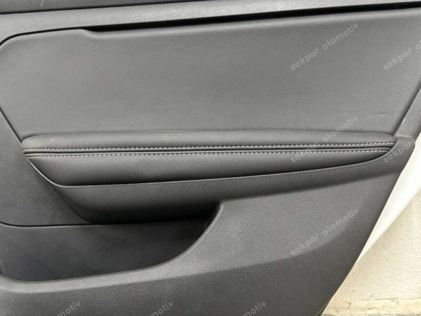 Renault Megane 4 Sağ Arka Kapı Orj. CP HP