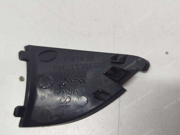 Opel Astra J Sağ Ön Sis Çerçeve Vida Kapağı 13381822 CP (AE139)