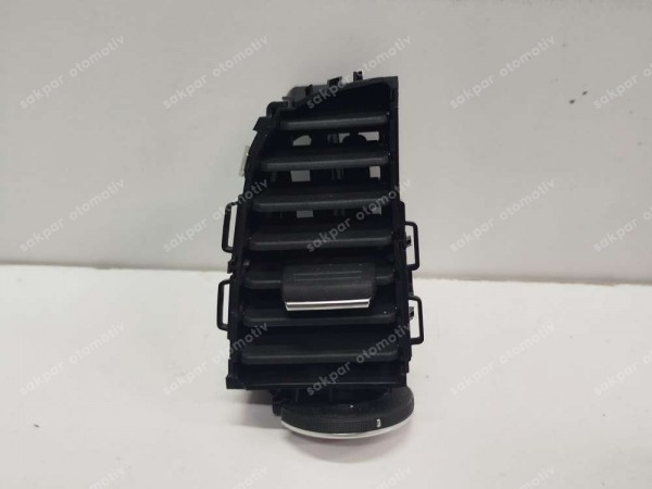 Renault Megane 4 Orta Havalandırma Menfezi Difizörü Sol 687515655R SP (DA126)