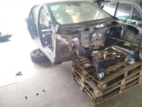 Renault Megane 4 Ön Şase Arka Çamurluk Kupa Komple CP