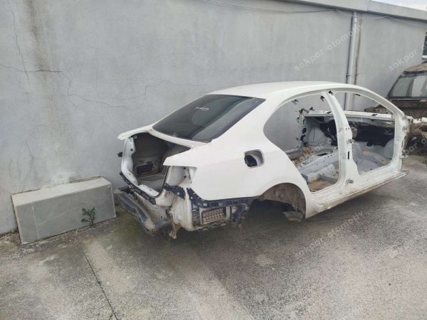 Volkswagen Jetta 2014 Sağ-Sol Arka Çamurluk Sağ Ön Şase Kupa