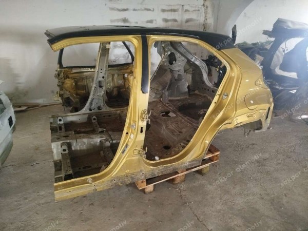 Toyota Yaris Cross Sağ-Sol Arka Panel Havuz Çamurluk Yan Duvar Sacı Gövde Kupa