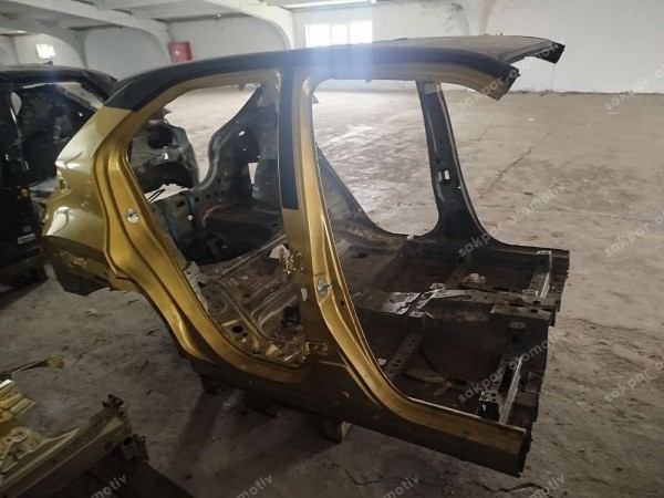 Toyota Yaris Cross Sağ-Sol Arka Panel Havuz Çamurluk Yan Duvar Sacı Gövde Kupa