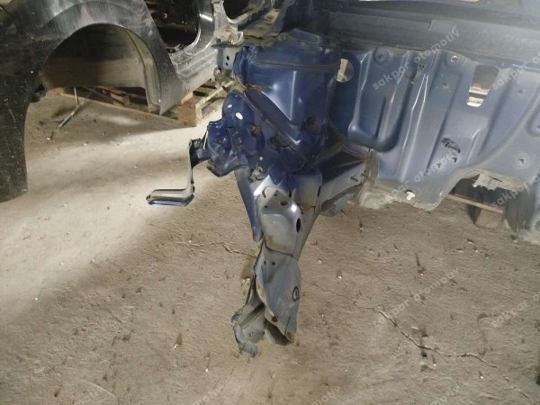 Toyota Yaris Hybrit Arka Çamurluk Panel Kupa Gövde Kesme