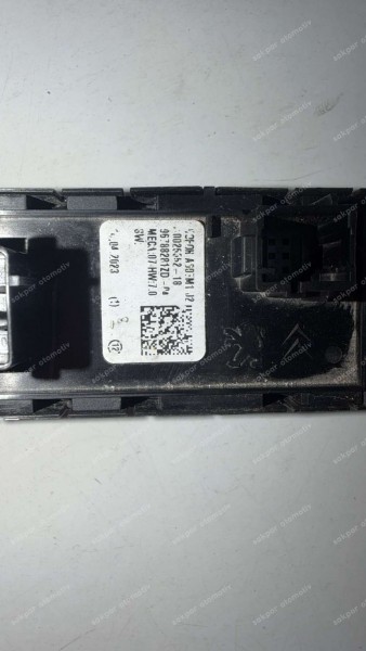 Opel Corsa F Sol Ön Cam Düğmesi Orj. 9678828120 CP (AF124)