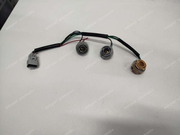 Toyota Hilux 05-10 Sağ Stop Duyu 81550-0K010 YP YS (BA121)