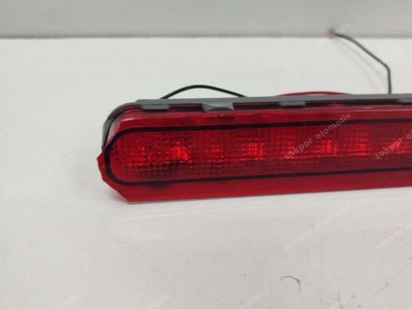 Toyota Hilux Bagaj Kapak 3. Stop Lambası 81570-0K010 YP HP (BA123)