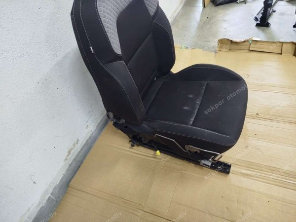 Renault Clio 5 Sağ Ön Koltuk (Airbagli) XXX757635897 SP (DE140)