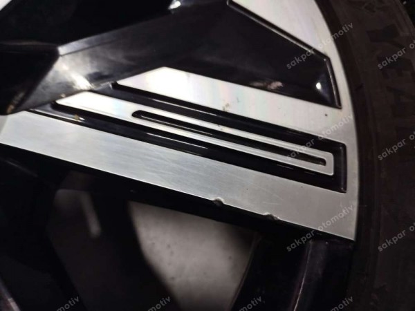 Renault Megane E-Tech 20 İnç Alüminyum Jant Lastik Takım 403008508R SP (IH110)