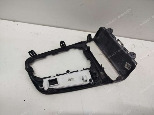 Hyundai Bayon İ20 Vites Konsol Üst Kapak Orta Sivic 84650-Q01004X SP YP (DA1113)
