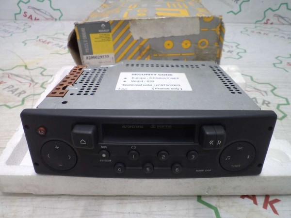 Renault Clio 2 Radio Teyp Orjinal Sıfır 8200029539 YP (GI120)