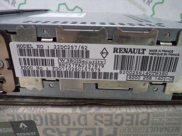 Renault Megane 2 Radio Teyp Orjinal Sıfır Mais 8200256140 YP (GI120)