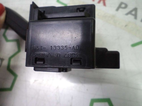 Ford Connect Focus Sinyal Kolu 4M5T-13335-AD CP (AE125)