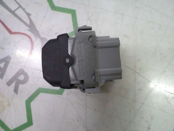 RENAULT MEGANE 2 SAĞ ÖN CAM AÇMA KUMANDA ANAHTARI DÜĞMESİ CP 8200414962 414962A (AF120-6)