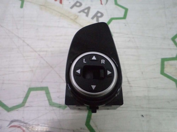 HYUNDAİ İ20 DİKİZ AYNA AYAR KUMANDA SVİCİ DÜĞMESİ KATLAMALI CP 299140228 93530 (AF120-10