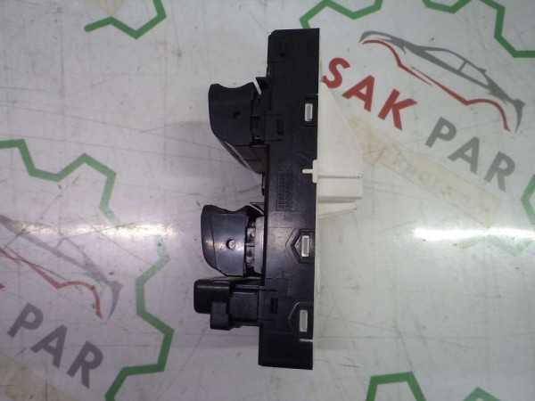 Hyundai İ20 Sol Ön Cam Düğmesi Dörtlü CP 93571-Q0210 (AF122)