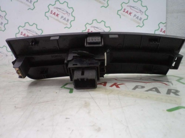 Hyundai Matrix Sag Ön Cam Düğmesi CP 9358017000 (AF123)