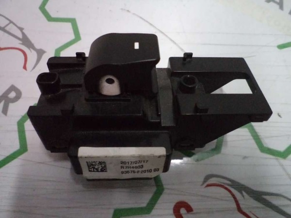 Hyundai Elantra Sağ Arka Cam Düğmesi Orjinal 93575F2010 CP (AF120-14)