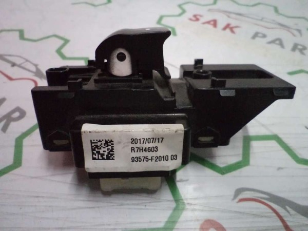 Hyundai Elantra Sağ Arka Cam Düğmesi Orjinal 93575F2010 CP (AF120-14)