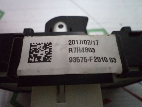 Hyundai Elantra Sağ Arka Cam Düğmesi Orjinal 93575F2010 CP (AF120-14)