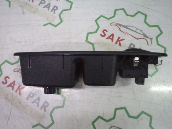 Fiat 500L Sağ Ön Cam Kumanda Düğmesi CP 7355897380X (AE128)