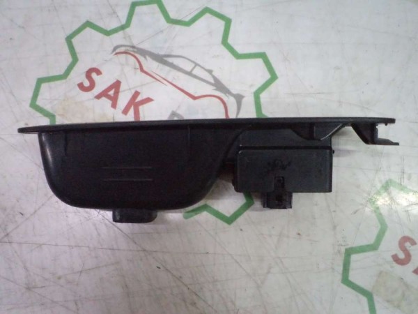 Renault Megane 3 Sağ Ön Kapı Cam Düğme Çerçevesi CP 809600750R  (AE128)