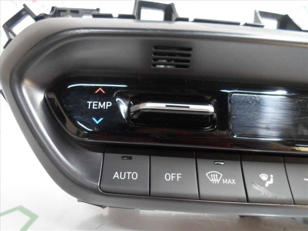 Hyundai İ20 Klima Kontrol Paneli Isıtıcı Ünitesi Orj 97250-Q0210 CP (AF126)