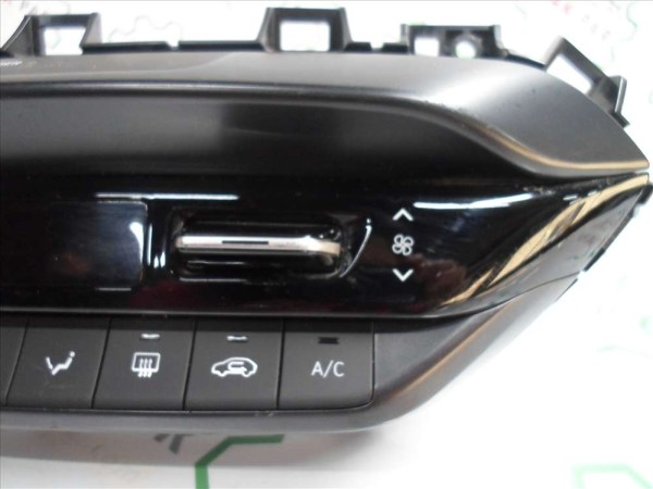 Hyundai İ20 Klima Kontrol Paneli Isıtıcı Ünitesi Orj 97250-Q0210 CP (AF126)