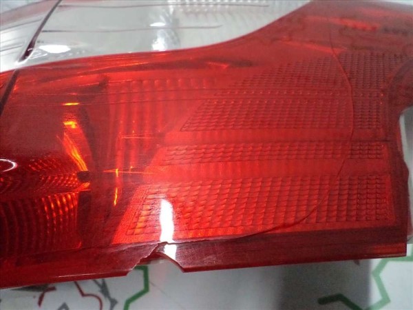 Ford Focus Sedan Sağ Dış Stop Lambası (cam kırık) BM51-13404 CP HP (AD110)